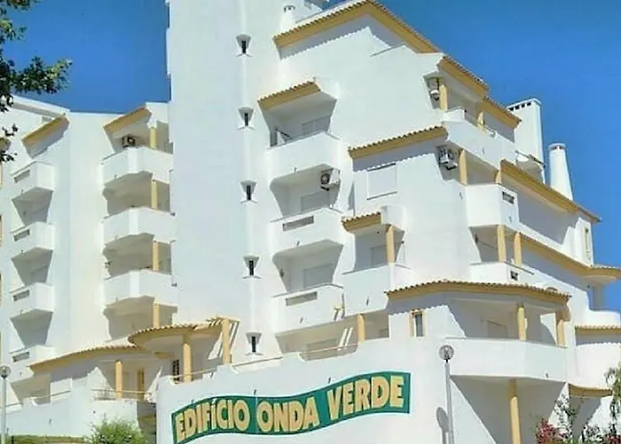 Centrally Located With Pool View 公寓