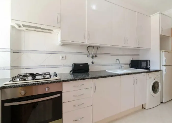 Centrally Located With Pool View * 阿尔布费拉