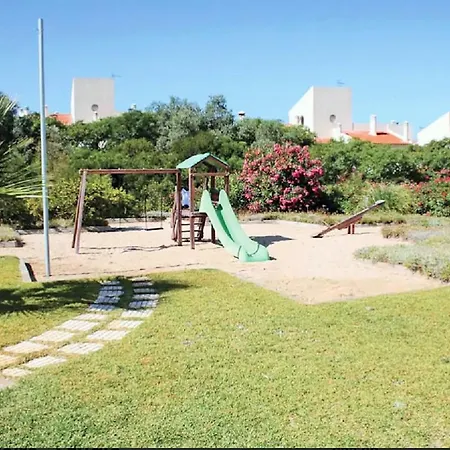 Centrally Located With Pool View Lejlighed Albufeira