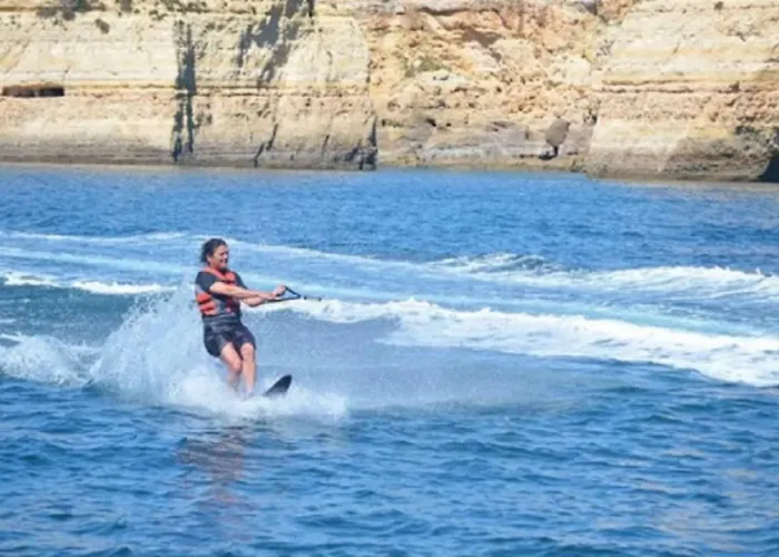 Centrally Located With Pool View Lejlighed Albufeira