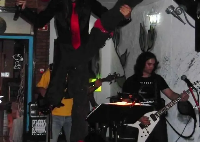 Lejlighed Centrally Located With Pool View *