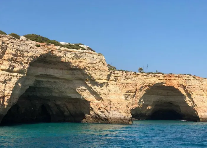 Centrally Located With Pool View Albufeira