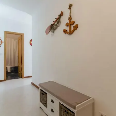 Appartement Centrally Located With Pool View *
