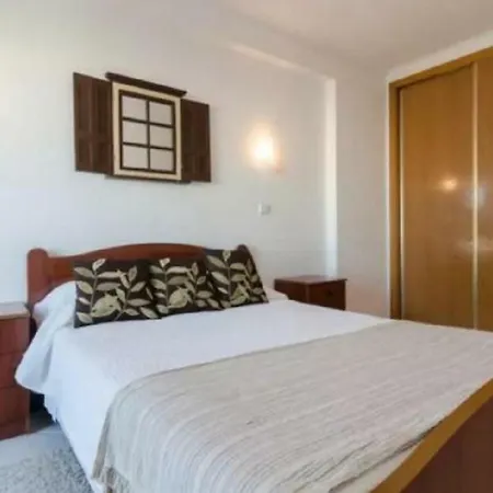 Centrally Located With Pool View 阿尔布费拉