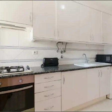 Centrally Located With Pool View * 阿尔布费拉