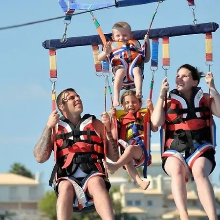 Centrally Located With Pool View 阿尔布费拉