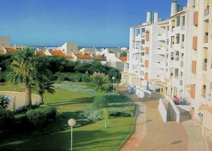 Centrally Located With Pool View البوفيرا