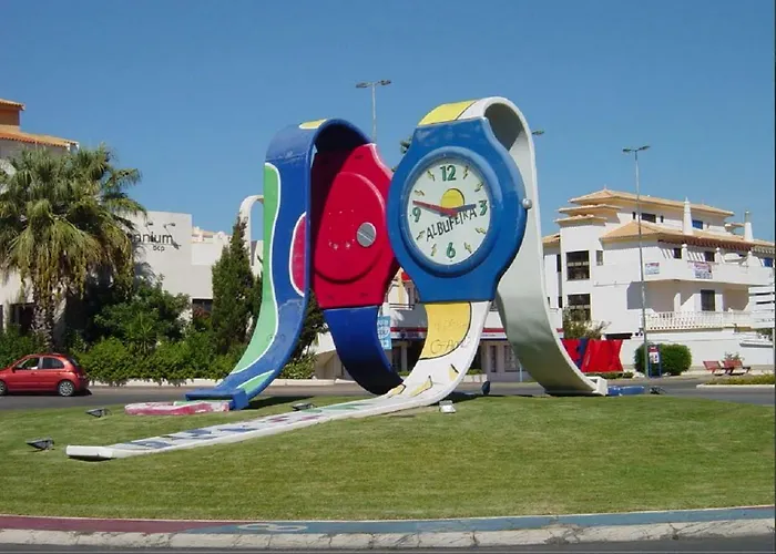 Centrally Located With Pool View * البوفيرا