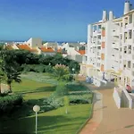 Centrally Located With Pool View Albufeira