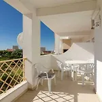 Centrally Located With Pool View Apartman Albufeira