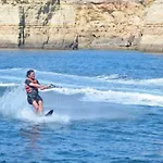 Centrally Located With Pool View Appartement Albufeira