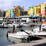 Centrally Located With Pool View Albufeira