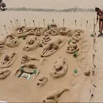 Centrally Located With Pool View Appartement