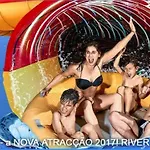 Centrally Located With Pool View Appartement