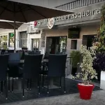 Centrally Located With Pool View Albufeira