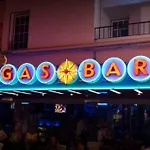 Centrally Located With Pool View Appartement *