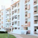 Appartement Centrally Located With Pool View