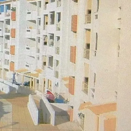 Centrally Located With Pool View 阿尔布费拉
