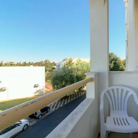 Centrally Located With Pool View 阿尔布费拉