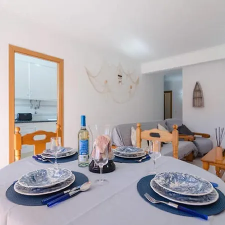 Lägenhet Centrally Located With Pool View Albufeira