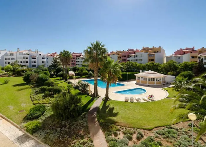 Centrally Located With Pool View Apartment Albufeira