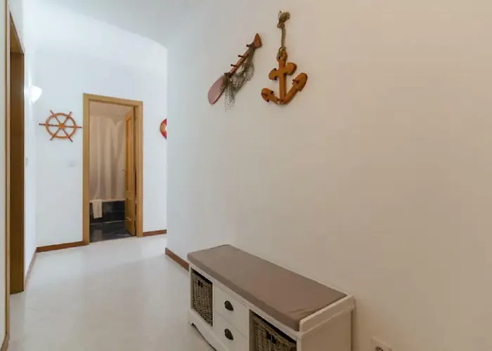 Apartment Centrally Located With Pool View *