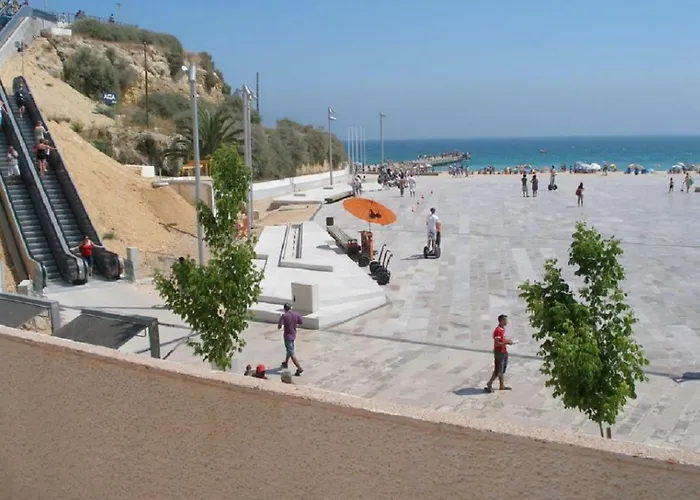 Centrally Located With Pool View Apartment Albufeira