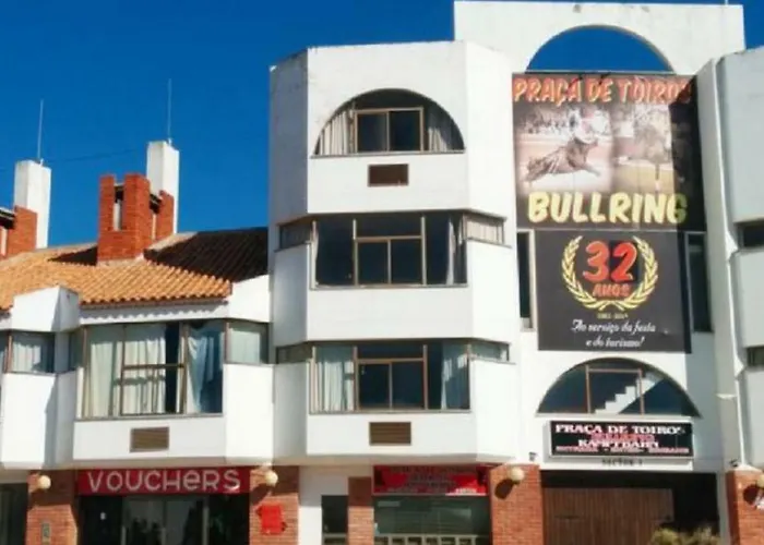 Centrally Located With Pool View Apartment