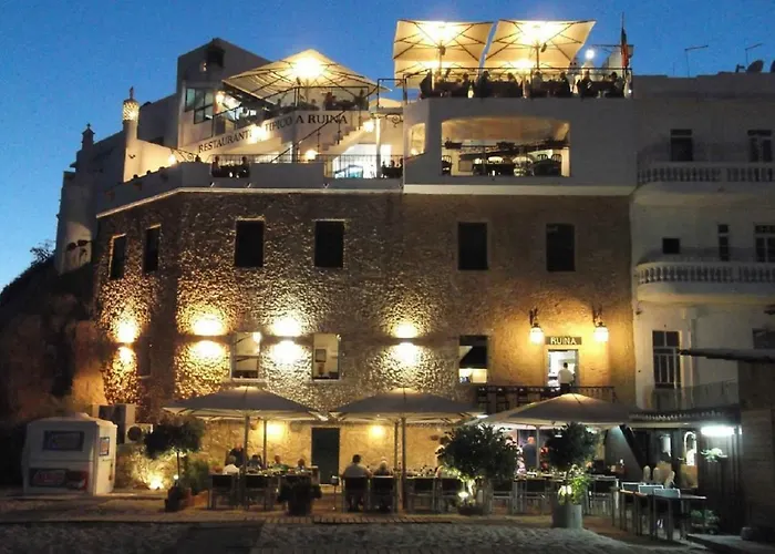 Apartment Centrally Located With Pool View *