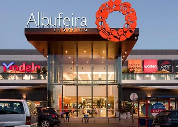 Apartment Centrally Located With Pool View *