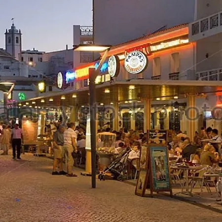 Centrally Located With Pool View Apartamento *