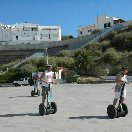 Centrally Located With Pool View Apartamento