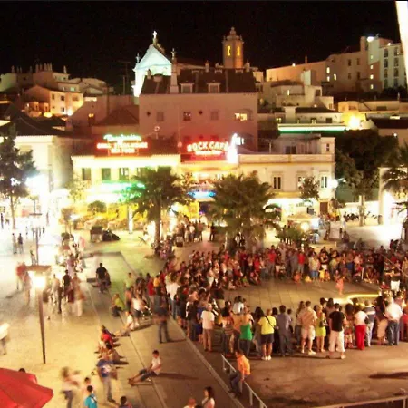 Centrally Located With Pool View Apartamento Albufeira