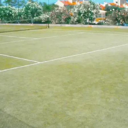 Apartamento Centrally Located With Pool View