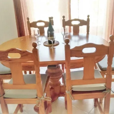 Centrally Located With Pool View Apartamento *